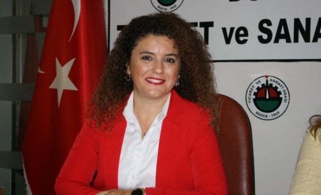Tüysüz “Kadın esnaflara Türk Bayrağı dağıtıyoruz”
