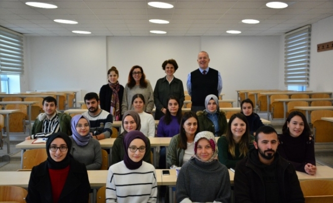 Düzce Üniversitesi öğrencileri iş hayatını hazırlıyor