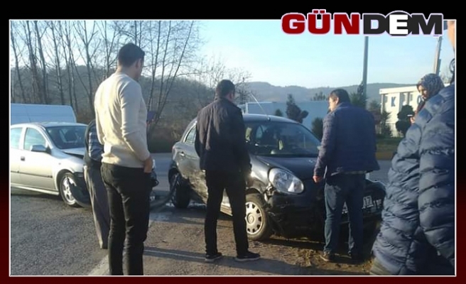 Zonguldak'ta iki araç birbirine girdi!..