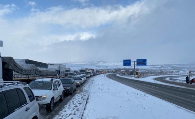 Karabük - Gerede karayolu trafiğe kapandı