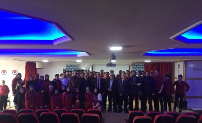 MÜSİAD’tan lise öğrencilerine yabancı dil konferansı