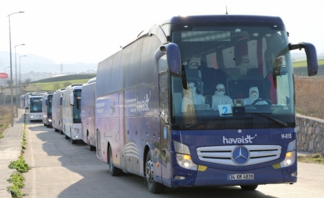 Havaalanındaki yabancı uyruklu yolcular Karabük’e getirilmeye başlandı