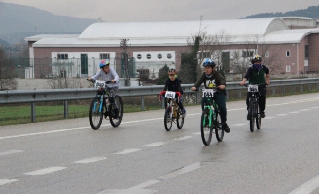 Okullar arası bisiklet yarışması düzenlendi