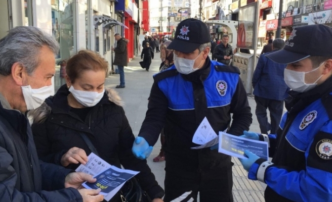 Polisten broşürlü "korona virüs" uyarısı
