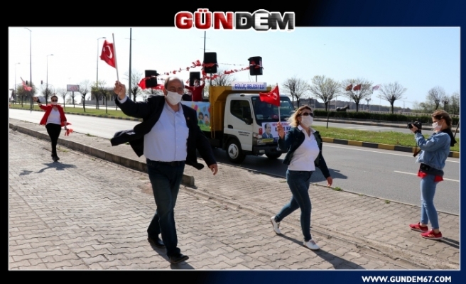 Başkan Demirtaş, sokak sokak gezip çocukları eğlendirdi