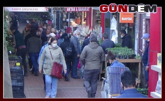 Yasağa saatler kala Zonguldak halkı sokağa akın etti
