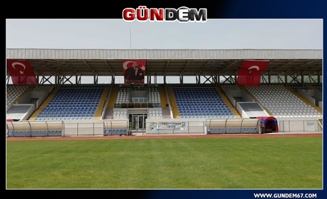 İlçe Stadyumunda Atatürk posteri ve Türk bayrağı asıldı