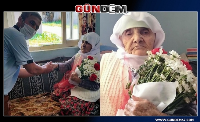 Muhtar, 101 yaşında Anneyi çok duygulandırdı