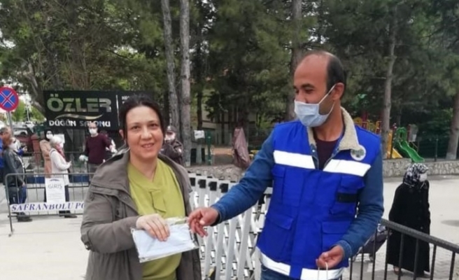 Safranbolu’da iki günde 5 bin maske dağıtıldı