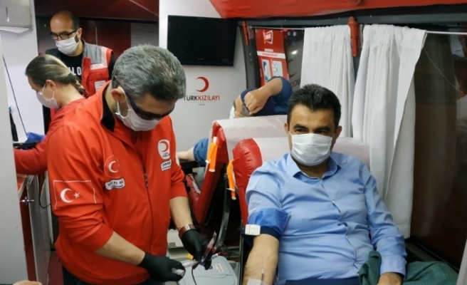 Safranbolu’da öğretmenlerden kan bağışı