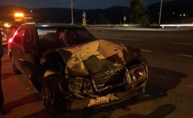4 aracın karıştığı zincirleme kazada 4 kişi yaralandı