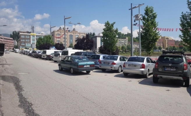 Karabük’te araç park etme yasağı kaldırıldı