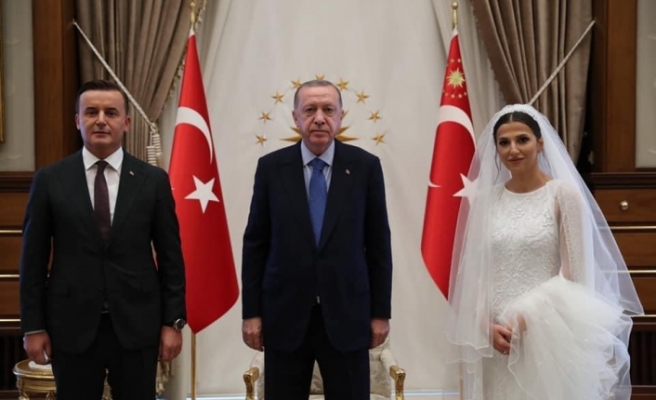 Erdoğan, Kocaman ve Dursun'ailesini  Cumhurbaşkanlığı Sarayı'nda kabul etti