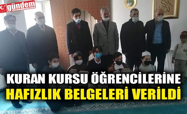 KURAN KURSU ÖĞRENCİLERİNE HAFIZLIK BELGELERİ VERİLDİ