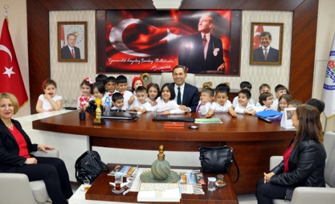 Başkan Uysala anaokulu çocuklarından ziyaret