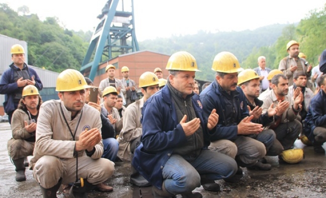 Zonguldaklı madenciler, Somada şehit düşen 301 madenciyi andı