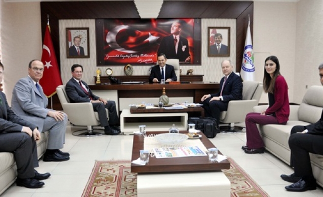 Başkan Uysal, yabancı konuklarını ağırladı