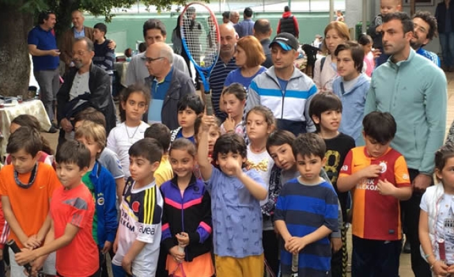 Zonguldak tenis deniz spor kulübünde madalyalar göz kamaştırdı