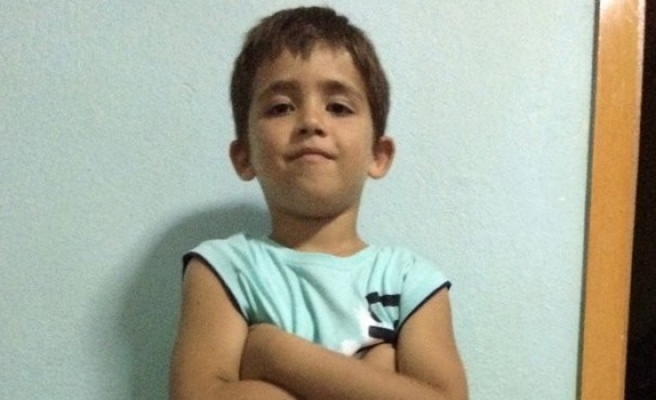 8 yaşındaki Emirhan 11 günlük yaşam mücadelesini kaybetti