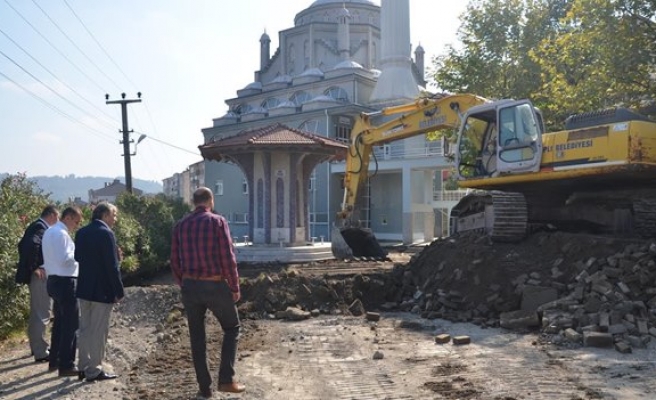 Tepekent Camii ve çevresindeki çalışmalar sürüyor