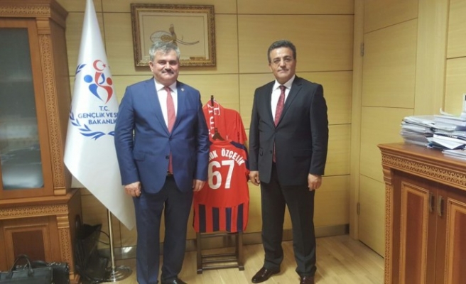 Çaturoğlu; Gençlik ve Spor bakanlığı ile PTT genel müdürlüğünü ziyaret etti