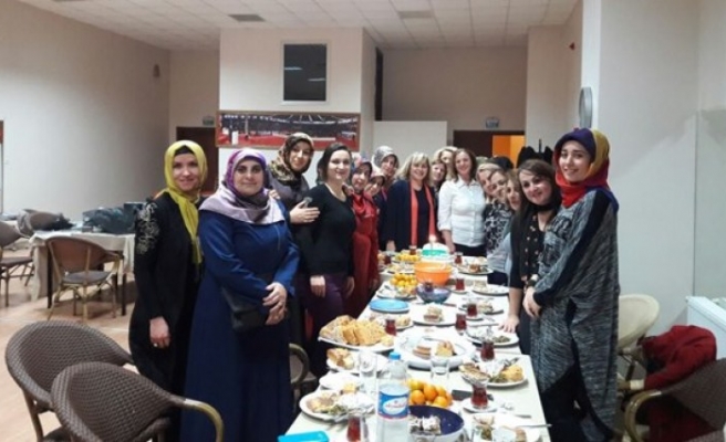 AK Parti kadın kollarından Erdemir işçilerine destek