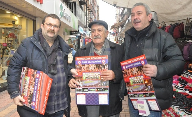 Zonguldak Kömürspor´un Başkanı kapı kapı gezip takvim satıyor