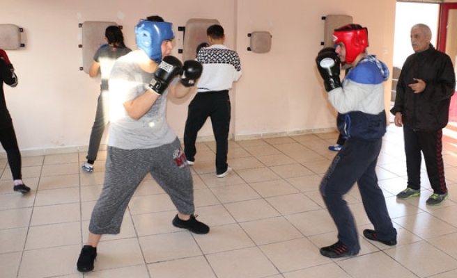 Genç eldivenler Türkiye şampiyonasına hazırlanıyor