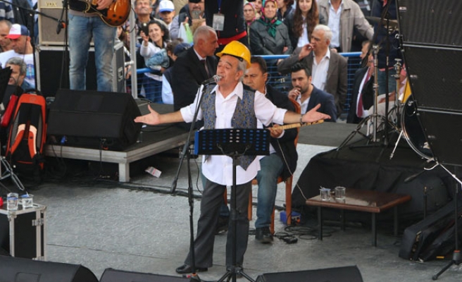 Edip Akbayram, konser verdi