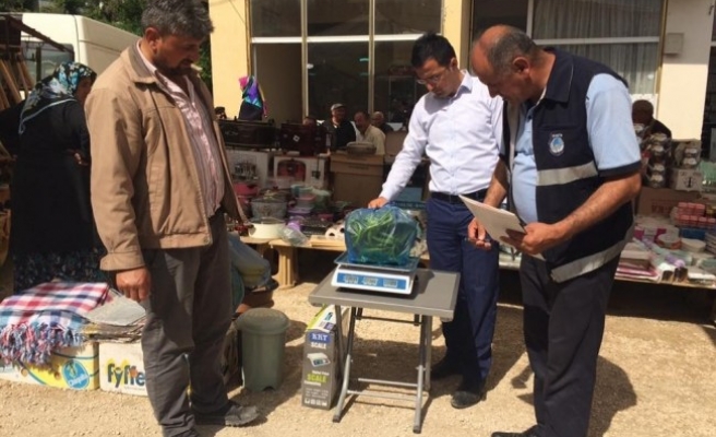 Yığılca Belediyesi Zabıta ekipleri terazi denetimi yaptı