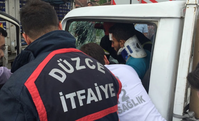 Düzce'de trafik kazaları: 3 yaralı