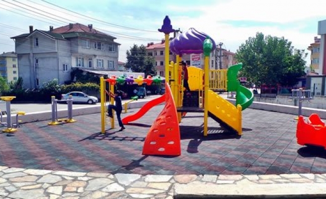 Bartın'da çocuk parklarında yenileme çalışmaları