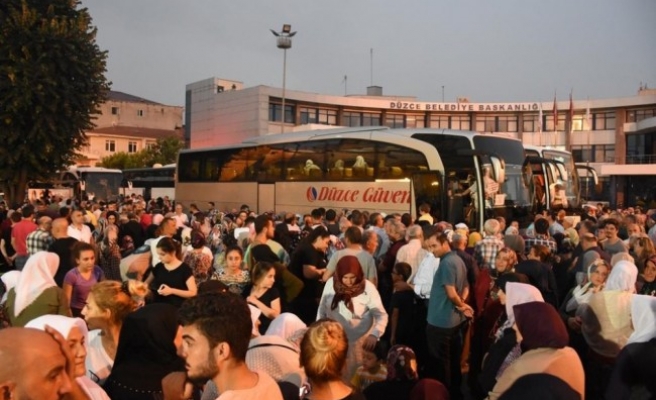 Düzce'den Hacı Adayları Kutsal Topraklara Uğurlandı