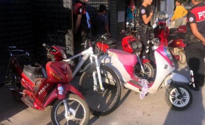Düzce'de Motosiklet Bayiinde Güpegündüz Hırsızlık