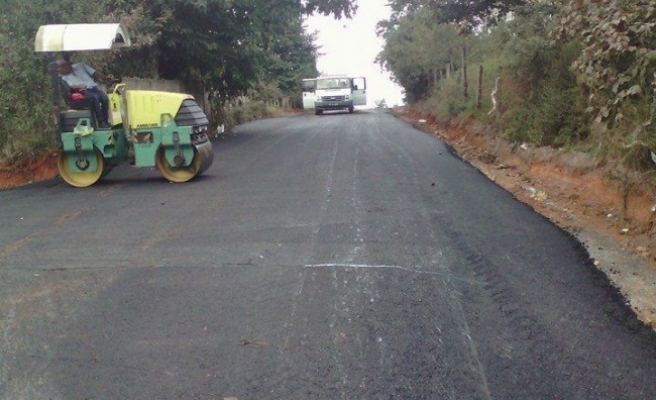 Akçakoca'da asfalt hız kesmeden çalışmalar sürüyor