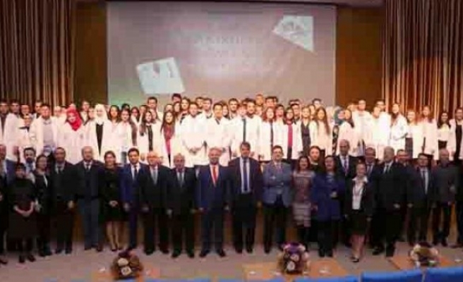 Karabük Üniversitesinde 92 tıp öğrencisi beyaz önlük giydi