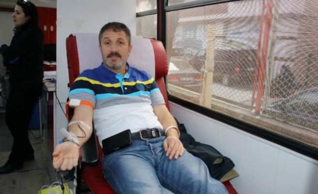 Türk Bayrağı hediyeli kan bağışı...