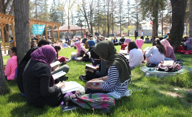 TÜGVA'dan "Okuruz Biz" etkinliği