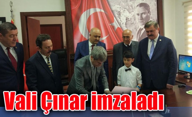 Vali Çınar imzaladı