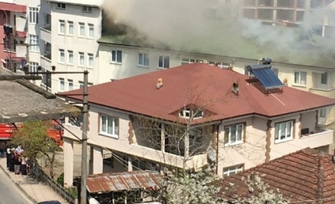 Akçakoca'da çatı yangını
