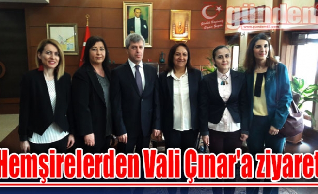 Hemşirelerden Vali Çınar'a ziyaret