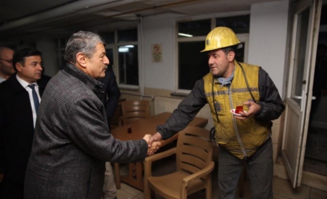 Belediye Başkanı Akın, madencileri ziyaret etti