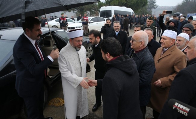 Diyanet İşleri Başkanı Erbaş, Düzce'de cenaze namazı kıldı