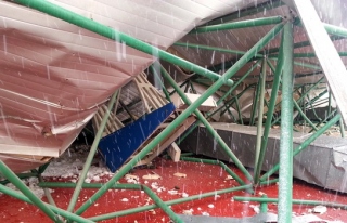 Spor salonunun çatısı kar sebebiyle çöktü