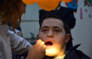 Down Sendromlulara diş taraması yapıldı