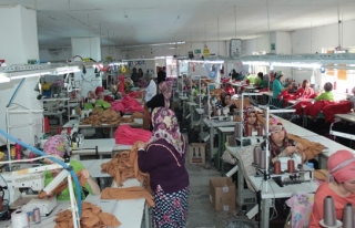 Köye kurulan tekstil atölyesinde 87 bayan iş sahibi...