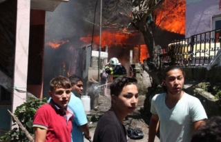 Ereğli´de Yangın ev tamamen  yandı