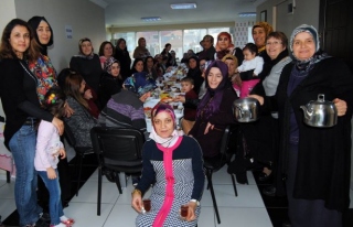 AK Parti Kadın Kolları programlarına devam ediyor