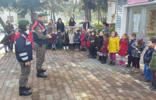 Jandarma minik öğrenciler ile buluştu