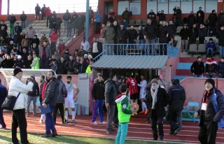 Akçakocaspor Beyköyspor maçında ortalık karıştı